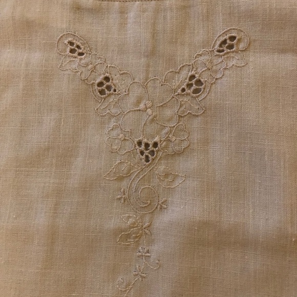 Ponter lightweight top with embroidery. Size 15/16 - Picture 2 of 7